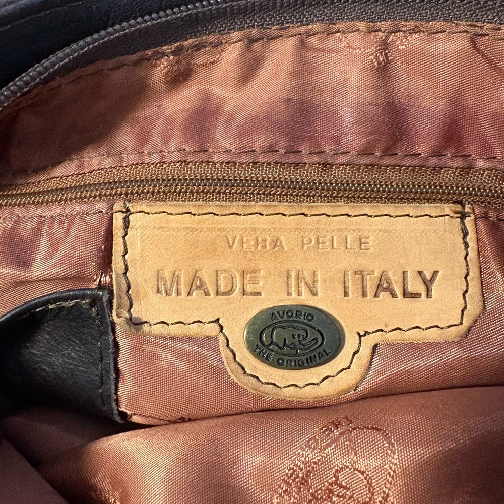 Avorio The Original Italy brown leather purse.

- 




- - Picture 13 of 16